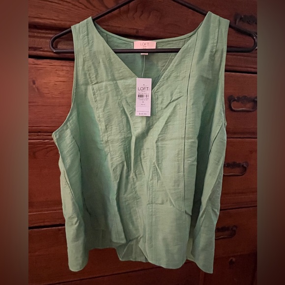 LOFT Light Green Sleeveless Top - Picture 2 of 8